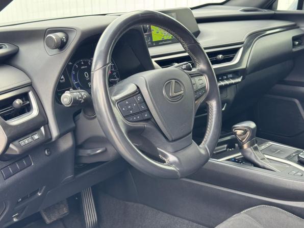 Lexus UX I с пробегом 2019 года, цена 2 599 000 рублей, 135000 км, внедорожник, Автокод Объявления