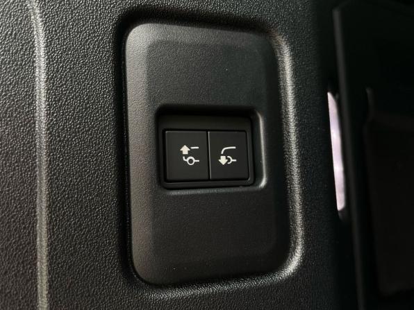 Land Rover Defender II с пробегом 2021 года, цена 5 797 000 рублей, 153382 км, внедорожник, Автокод Объявления