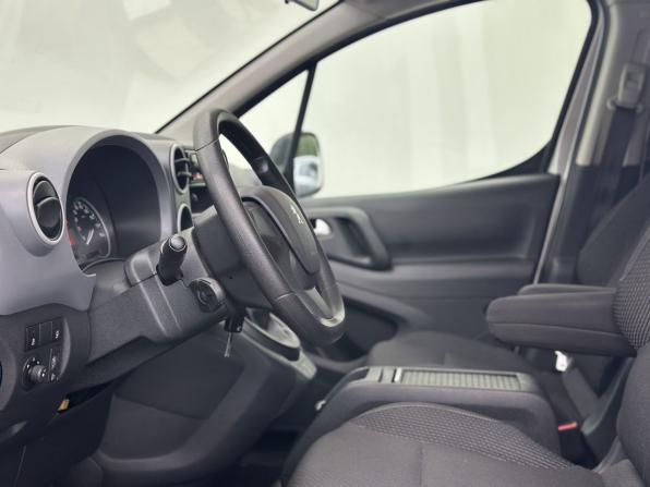 Peugeot Partner II Рестайлинг 2 с пробегом 2021 года, цена 1 800 000 рублей, 105726 км, компактвэн, Автокод Объявления