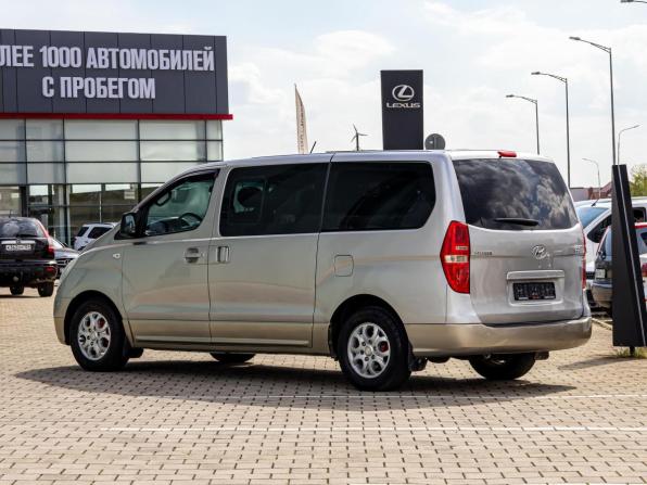 Hyundai H-1 II с пробегом 2012 года, цена 1 785 000 рублей, 188499 км, минивэн, Автокод Объявления