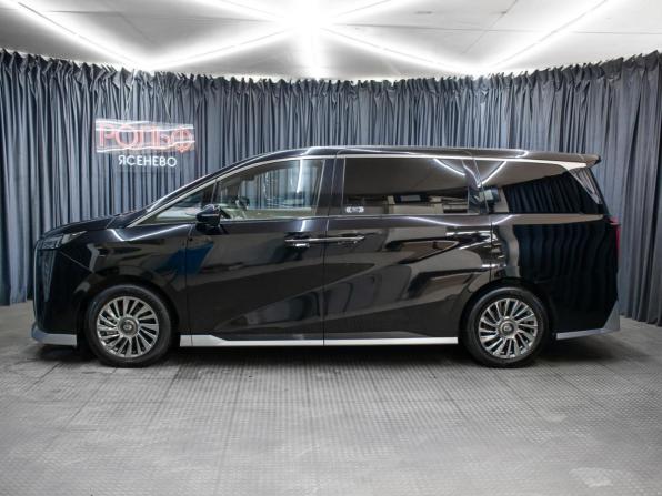 GAC M8 с пробегом 2023 года, цена 4 498 000 рублей, 40559 км, минивэн, Автокод Объявления