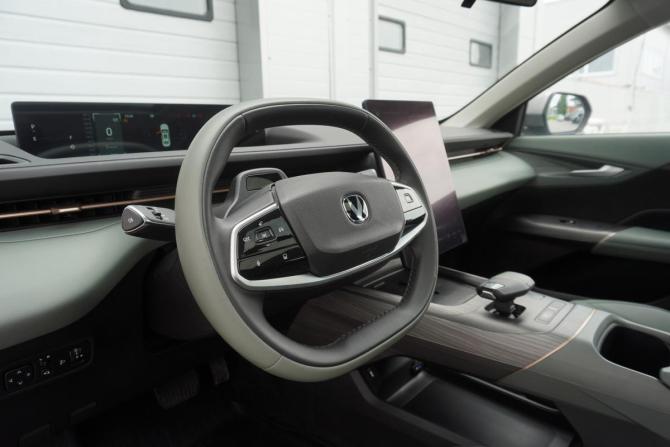 Changan Lamore с пробегом 2023 года, цена 2 400 000 рублей, 3882 км, седан, Автокод Объявления