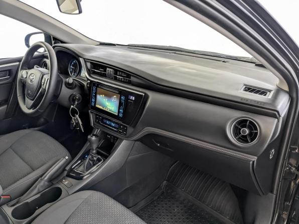 Toyota Corolla XI (E160 E170 E180) Рестайлинг 1 с пробегом 2018 года, цена 1 945 000 рублей, 49594 км, седан, Автокод Объявления