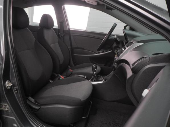 Hyundai Solaris I с пробегом 2013 года, цена 899 000 рублей, 93381 км, седан, Автокод Объявления