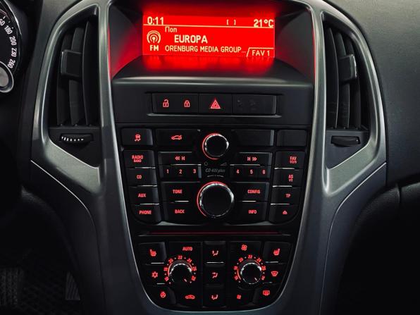 Opel Astra J Рестайлинг с пробегом 2014 года, цена 750 000 рублей, 181932 км, седан, Автокод Объявления