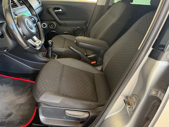 Volkswagen Polo V Рестайлинг с пробегом 2018 года, цена 938 000 рублей, 231575 км, седан, Автокод Объявления