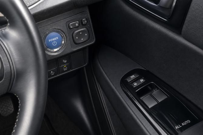 Toyota Corolla XI (E160 E170 E180) Рестайлинг 1 с пробегом 2018 года, цена 1 689 000 рублей, 161546 км, универсал, Автокод Объявления