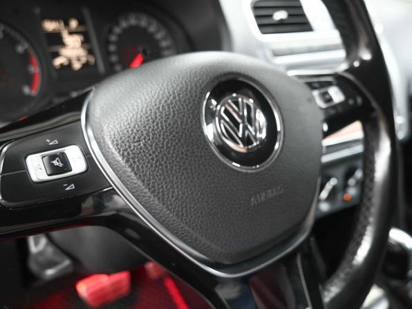 Volkswagen Polo V Рестайлинг с пробегом 2016 года, цена 1 229 900 рублей, 148000 км, седан, Автокод Объявления