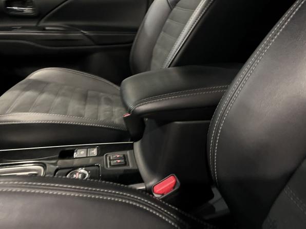 Mitsubishi Outlander III Рестайлинг 3 с пробегом 2021 года, цена 3 240 000 рублей, 61809 км, внедорожник, Автокод Объявления