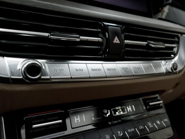 Kia Mohave I Рестайлинг 2 с пробегом 2020 года, цена 3 820 000 рублей, 122095 км, внедорожник, Автокод Объявления