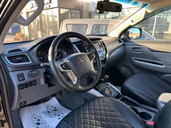 Mitsubishi L200 V с пробегом 2017 года, цена 2 350 000 рублей, 247353 км, пикап, Автокод Объявления