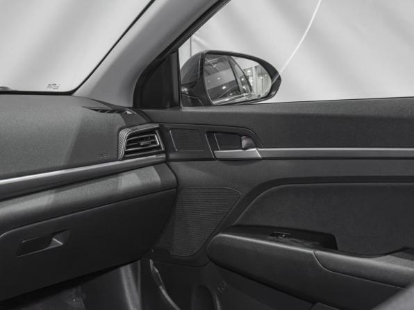 Hyundai Elantra VI (AD) Рестайлинг с пробегом 2019 года, цена 1 650 000 рублей, 140181 км, седан, Автокод Объявления