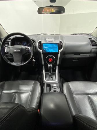 Isuzu D-Max II с пробегом 2018 года, цена 2 299 000 рублей, 105000 км, пикап, Автокод Объявления