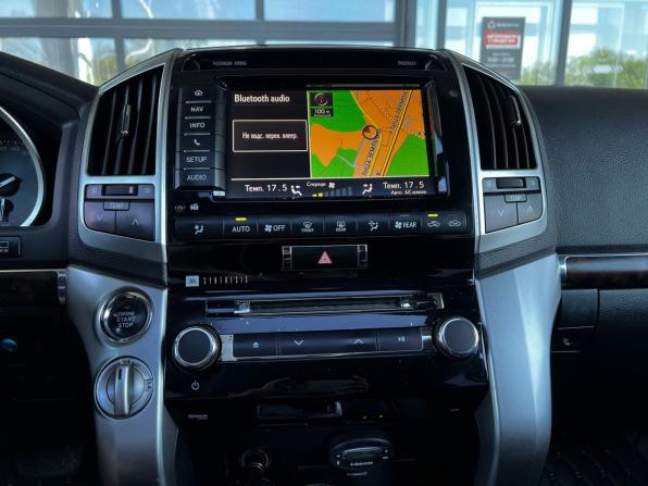 Toyota Land Cruiser 200 Series Рестайлинг 1 с пробегом 2014 года, цена 3 443 300 рублей, 260000 км, внедорожник, Автокод Объявления