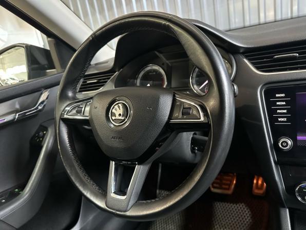 Skoda Octavia III (A7) Рестайлинг с пробегом 2018 года, цена 1 719 900 рублей, 128000 км, лифтбек, Автокод Объявления