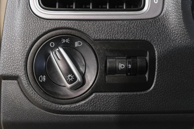 Volkswagen Polo V Рестайлинг с пробегом 2016 года, цена 1 179 000 рублей, 126800 км, седан, Автокод Объявления