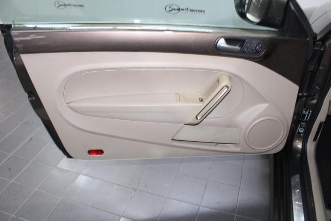 Volkswagen Beetle II (A5) с пробегом 2014 года, цена 1 500 000 рублей, 123055 км, хэтчбек, Автокод Объявления