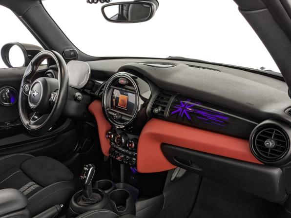 Mini Hatch III (F55/F56) Рестайлинг с пробегом 2020 года, цена 2 990 000 рублей, 84800 км, хэтчбек, Автокод Объявления