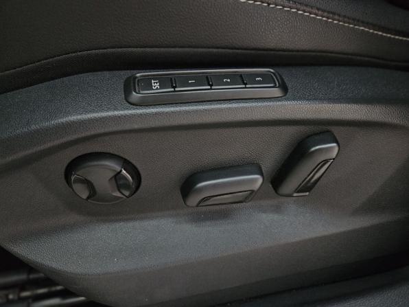 Volkswagen Tiguan II Рестайлинг с пробегом 2021 года, цена 3 540 000 рублей, 91800 км, внедорожник, Автокод Объявления