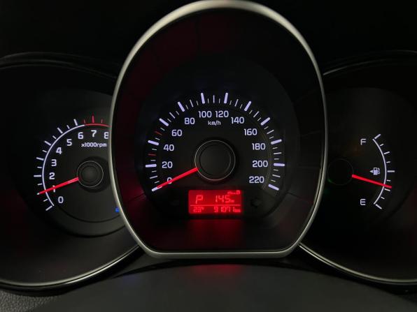 Kia Rio III Рестайлинг с пробегом 2016 года, цена 1 299 001 рубль, 90637 км, хэтчбек, Автокод Объявления