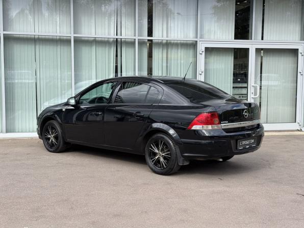 Opel Astra H Рестайлинг с пробегом 2011 года, цена 599 000 рублей, 184000 км, седан, Автокод Объявления