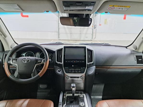 Toyota Land Cruiser 200 Series Рестайлинг 2 с пробегом 2017 года, цена 5 600 000 рублей, 192820 км, внедорожник, Автокод Объявления