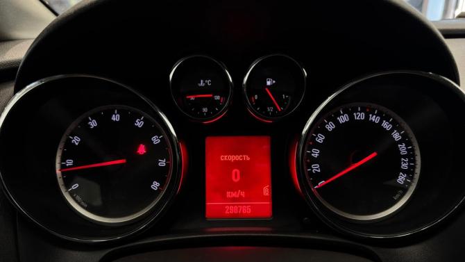 Opel Astra J с пробегом 2011 года, цена 450 000 рублей, 298765 км, хэтчбек, Автокод Объявления