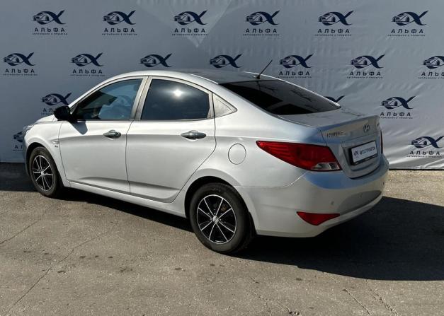 Hyundai Solaris I Рестайлинг с пробегом 2015 года, цена 815 000 рублей, 187350 км, седан, Автокод Объявления