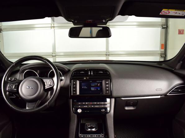 Jaguar F-Pace I с пробегом 2017 года, цена 2 599 999 рублей, 69592 км, внедорожник, Автокод Объявления