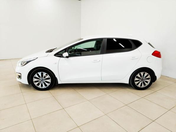 Kia Ceed II Рестайлинг с пробегом 2018 года, цена 1 430 000 рублей, 88881 км, универсал, Автокод Объявления