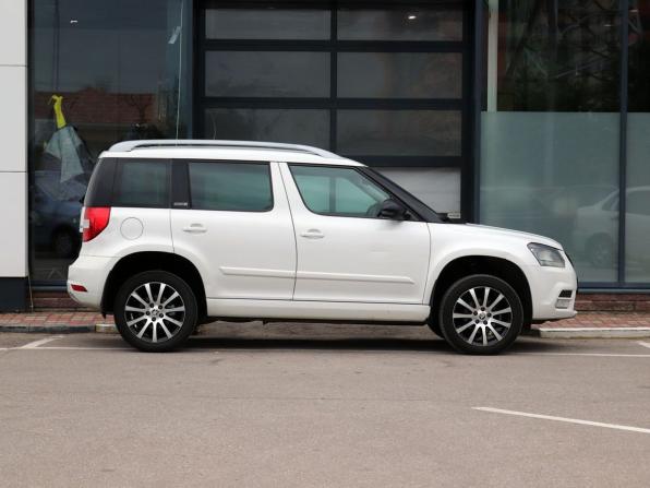 Skoda Yeti I Рестайлинг с пробегом 2014 года, цена 961 000 рублей, 204000 км, внедорожник, Автокод Объявления