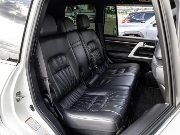 Toyota Land Cruiser 200 Series Рестайлинг 2 с пробегом 2019 года, цена 7 999 000 рублей, 148774 км, внедорожник, Автокод Объявления