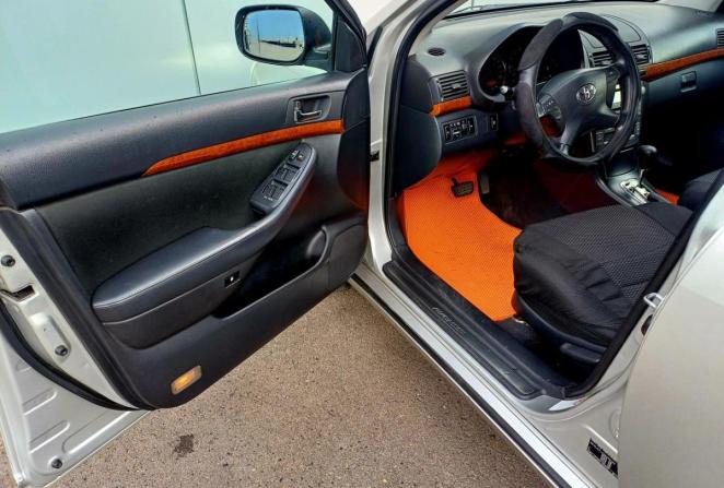 Toyota Avensis II Рестайлинг с пробегом 2006 года, цена 820 000 рублей, 297013 км, седан, Автокод Объявления