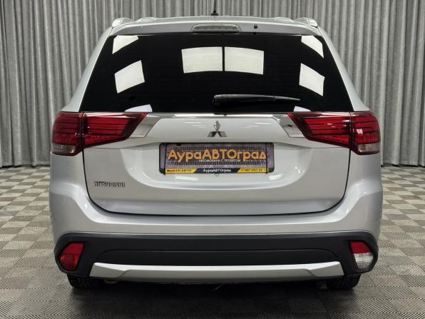 Mitsubishi Outlander III Рестайлинг 2 с пробегом 2015 года, цена 1 780 000 рублей, 185672 км, внедорожник, Автокод Объявления