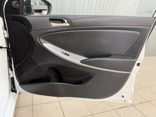 Hyundai Solaris I Рестайлинг с пробегом 2016 года, цена 930 000 рублей, 131207 км, седан, Автокод Объявления