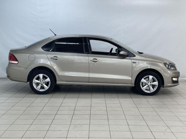 Volkswagen Polo V Рестайлинг с пробегом 2016 года, цена 1 099 000 рублей, 71268 км, седан, Автокод Объявления