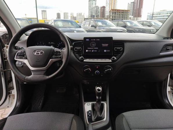 Hyundai Solaris II Рестайлинг с пробегом 2021 года, цена 1 299 000 рублей, 108995 км, седан, Автокод Объявления