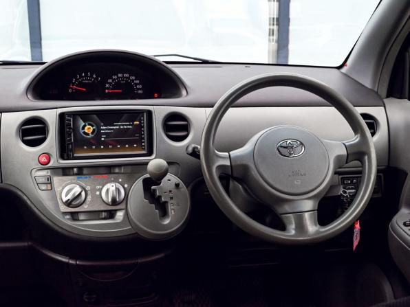 Toyota Sienta I Рестайлинг 1 с пробегом 2010 года, цена 699 000 рублей, 220000 км, компактвэн, Автокод Объявления