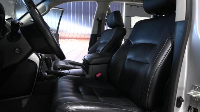Toyota Land Cruiser 200 Series Рестайлинг 1 с пробегом 2015 года, цена 6 800 000 рублей, 48600 км, внедорожник, Автокод Объявления
