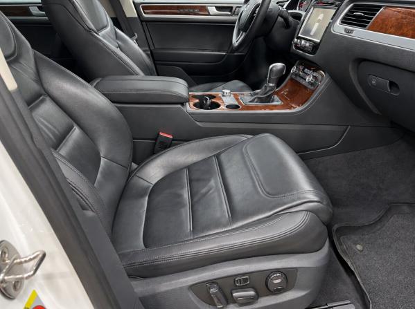 Volkswagen Touareg II с пробегом 2014 года, цена 2 400 000 рублей, 233000 км, внедорожник, Автокод Объявления