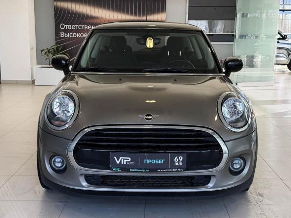 Mini Hatch III (F55/F56) Рестайлинг с пробегом 2019 года, цена 1 747 000 рублей, 48076 км, хэтчбек, Автокод Объявления