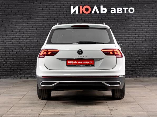 Volkswagen Tiguan II Рестайлинг с пробегом 2021 года, цена 3 550 000 рублей, 64781 км, внедорожник, Автокод Объявления