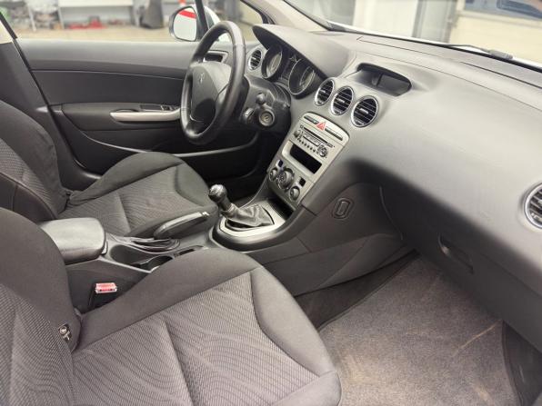 Peugeot 308 I с пробегом 2008 года, цена 499 900 рублей, 203309 км, хэтчбек, Автокод Объявления