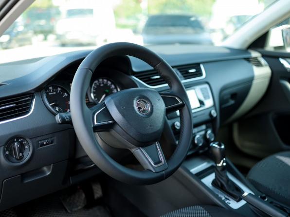 Skoda Octavia III (A7) с пробегом 2015 года, цена 1 399 000 рублей, 135670 км, лифтбек, Автокод Объявления