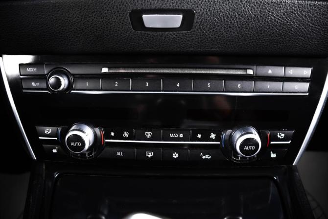 BMW 5 серии VI (F10/F11/F07) с пробегом 2010 года, цена 1 849 000 рублей, 246000 км, универсал, Автокод Объявления
