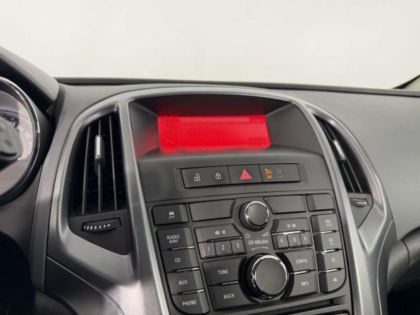 Opel Astra J Рестайлинг с пробегом 2014 года, цена 940 000 рублей, 96514 км, хэтчбек, Автокод Объявления