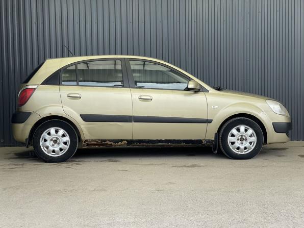Kia Rio II с пробегом 2005 года, цена 165 000 рублей, 200000 км, хэтчбек, Автокод Объявления
