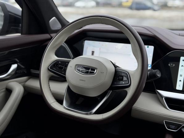 Geely Monjaro I с пробегом 2023 года, цена 3 100 000 рублей, 57020 км, внедорожник, Автокод Объявления