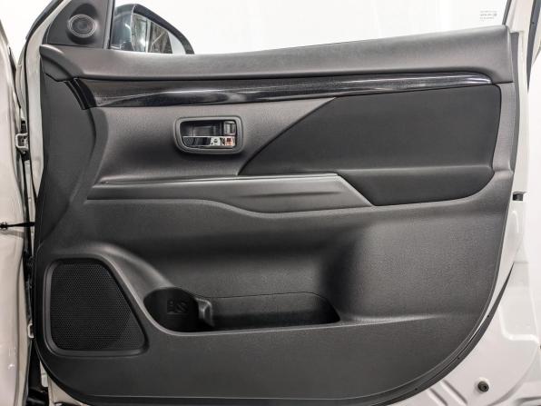 Mitsubishi Outlander III Рестайлинг 3 с пробегом 2021 года, цена 2 650 000 рублей, 76045 км, внедорожник, Автокод Объявления