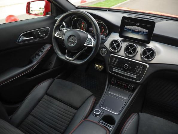 Mercedes-Benz GLA I (X156) Рестайлинг с пробегом 2018 года, цена 2 399 000 рублей, 76949 км, внедорожник, Автокод Объявления